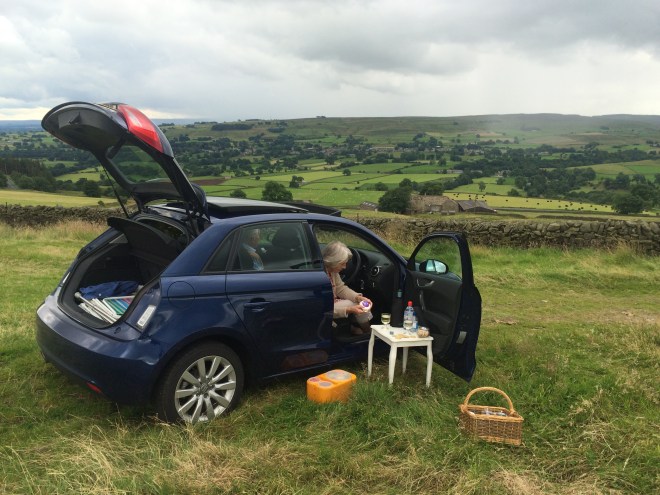 Spot the orange lunch trays!